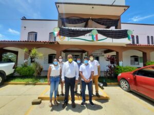 IGUALAPA Los integrantes del comité de entrega recepción