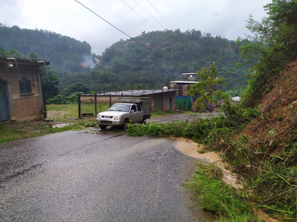 ILIATENCO EL CERRO A PUNTO DE CAER (1)