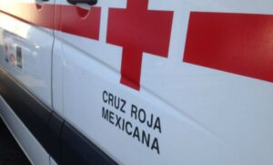 ROJA BALEAN A MUJER