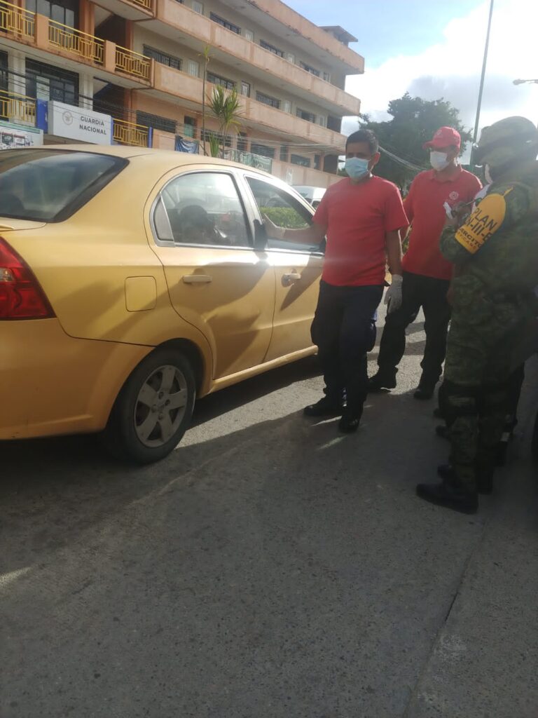 ROJA EL GERENTE DE COPPEL EN SU AUTO (2)