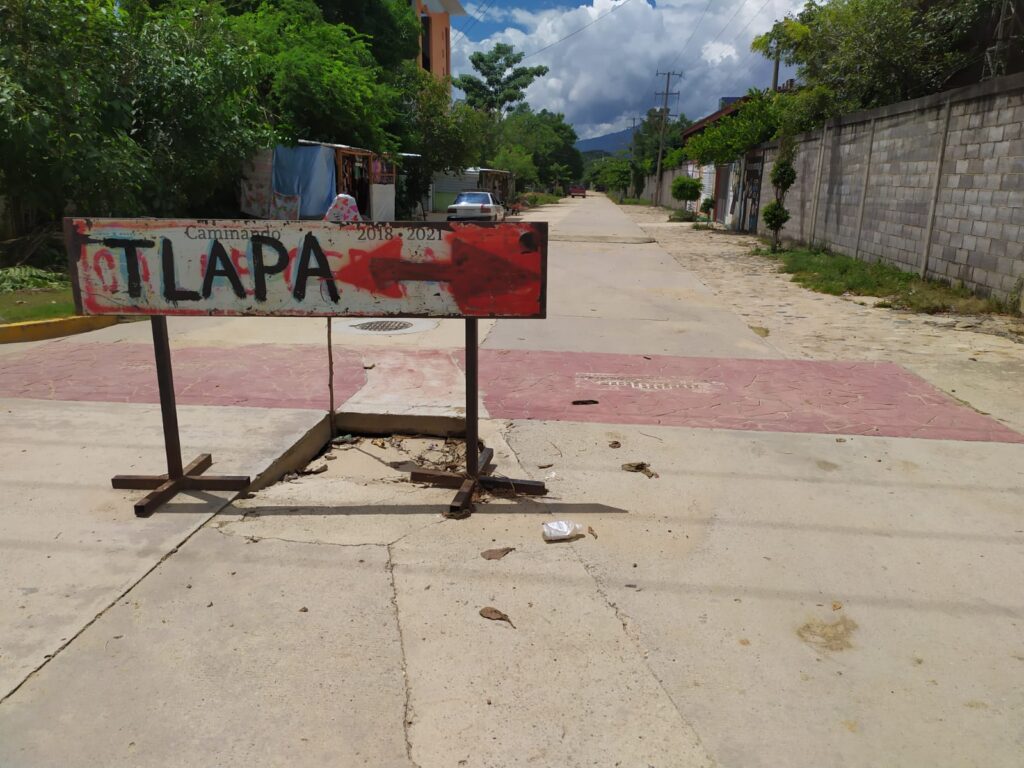 SAN LUIS ANUNCIOS EN EL LUGAR DEL HUNDIMIENTO (2)