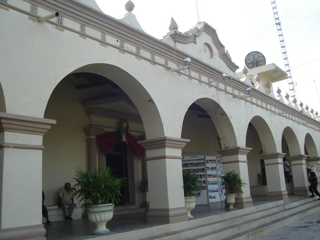 AZOYU PALACIO MUNICIPAL