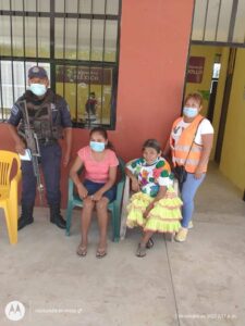 ROJA Carmen Trinidad Quintero con su familia