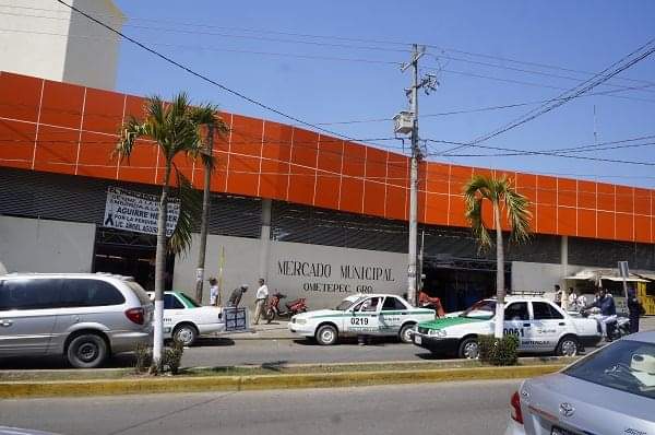 ROJA EL MERCADO MUNICIPAL