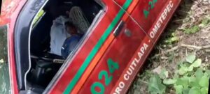 ROJA LA CAMIONETA (1)
