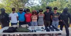 PRINCIPAL LOS DETENIDOS Y LAS ARMAS