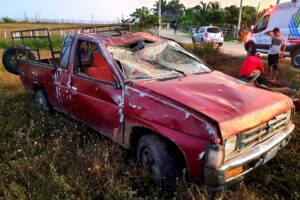 ROJA LA NISSAN DONDE VIAJABAN (1)