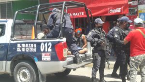 ROJA Detención de los jóvenes (2)