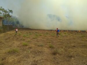 SAN LUIS COMBATIENDO LAS LLAMAS (2)