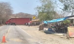 ROJA BLOQUEO TECAMPANERA