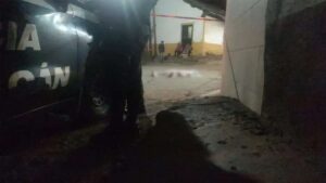 ROJA El cuerpo de Emilio Zavala