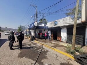 ROJA INCENDIAN TRAILER Y DEPOSITO DE CERVEZA (2)