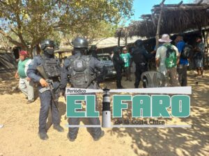 ROJA POLICIAS EN EL LUGAR