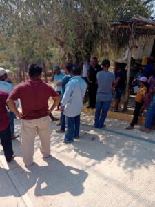ROJA VECINOS EN EL LUGAR DE LOS HECHOS