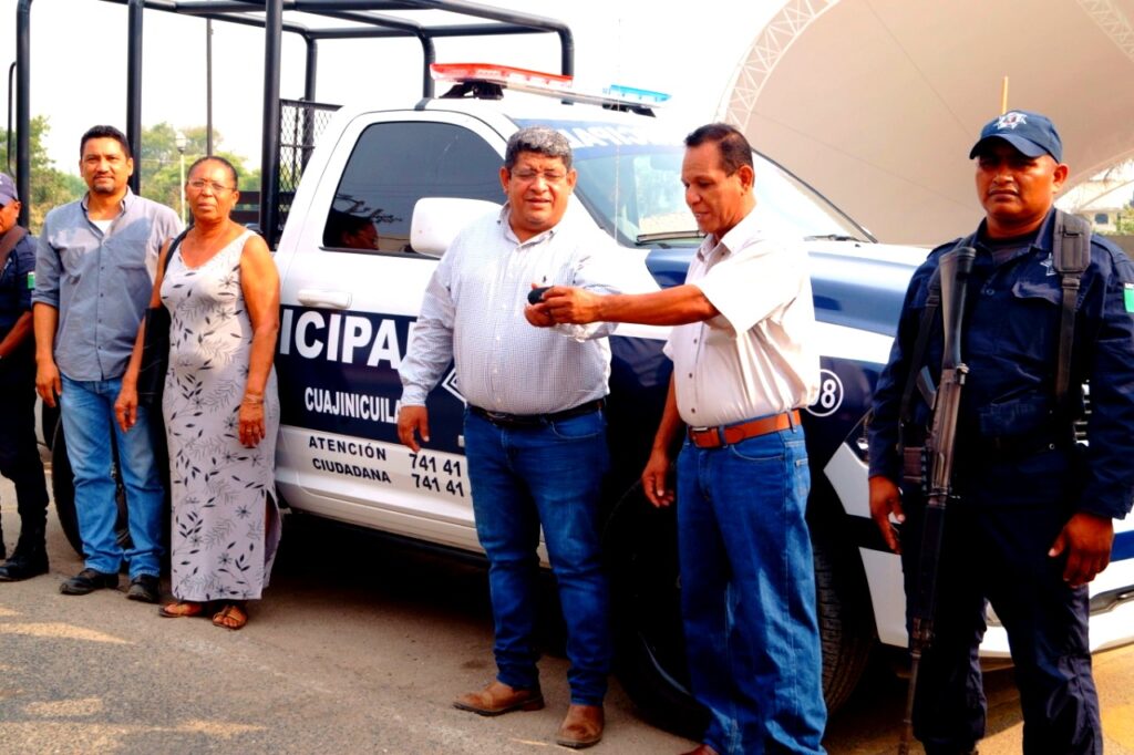 BOLETÍN CUAJI EDGARDO PAZ DURANTE LA ENTREGA DE PATRULLA (2)