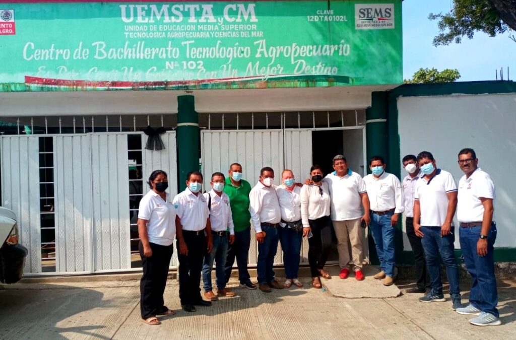 BOLETÍN CUAJI EDGARDO PAZ DURANTE SU VISITA AL CBTA 12 (1)
