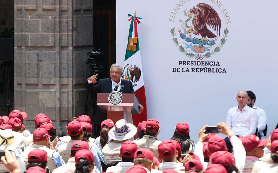 NACIONAL AMLO SEMBRANDO VIDA A GRANOS BASICOS