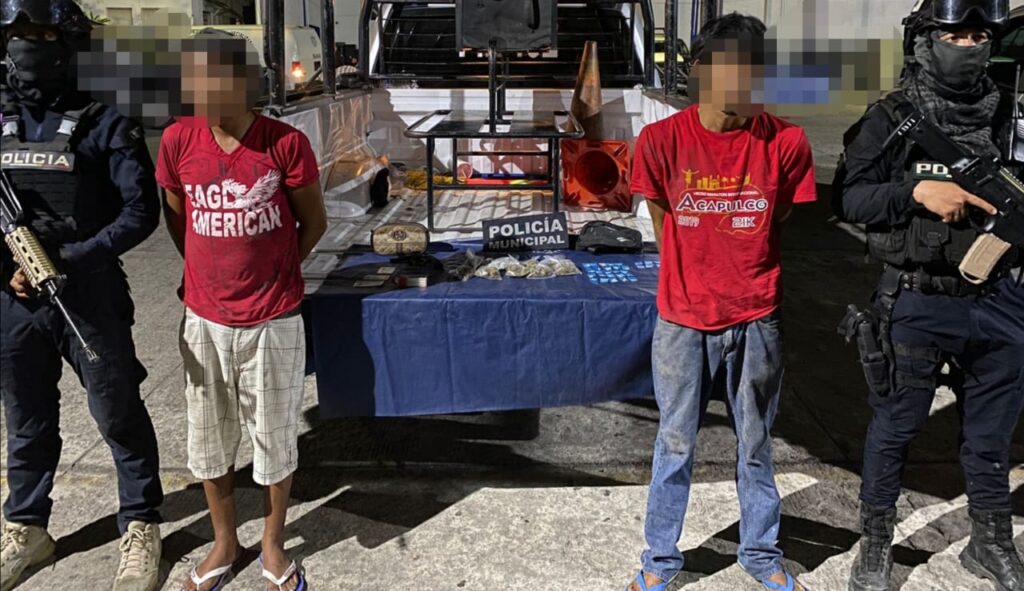 ROJA DETENIDOS CON DROGA