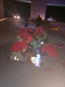 ROJA PROTECCION CIVIL AUXILIANDO AL LESIONADO (2)