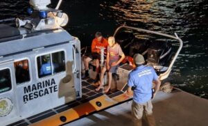 ROJA RESCATAN A ANCIANO