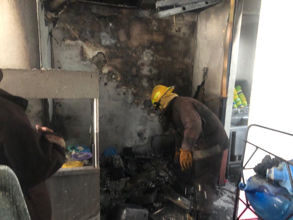 ROJA SE INCENDIA RESTAURANTE