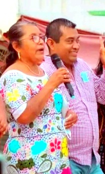 SAN LUIS EL ALCALDE ACOMPAÑADO DE LA PRESIDENTA DEL DIF MUNICIPAL