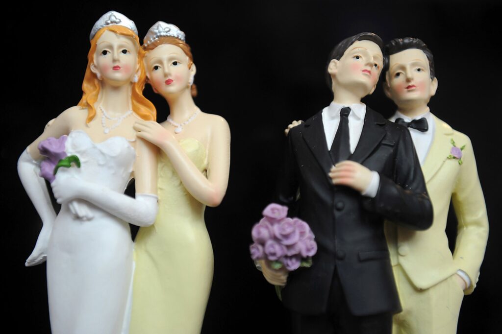 SOCIALES CORTE MATRIMONIOS GAY
