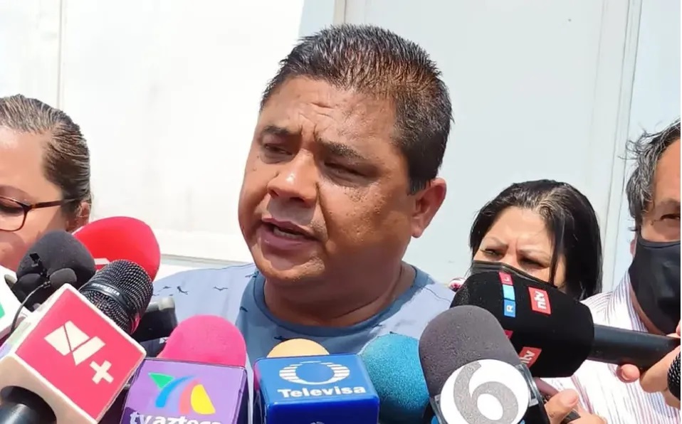 roja Mario Escobar