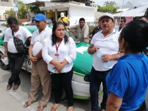 OME La delegada hablando con los transportistas