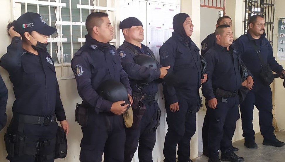 PRINCIPAL Policías detenidos