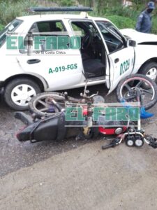 ROJA El accidente entre la moto y el taxi (3)