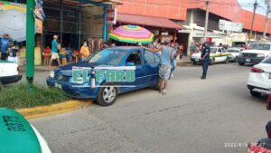 ROJA El carro chocado } (1)
