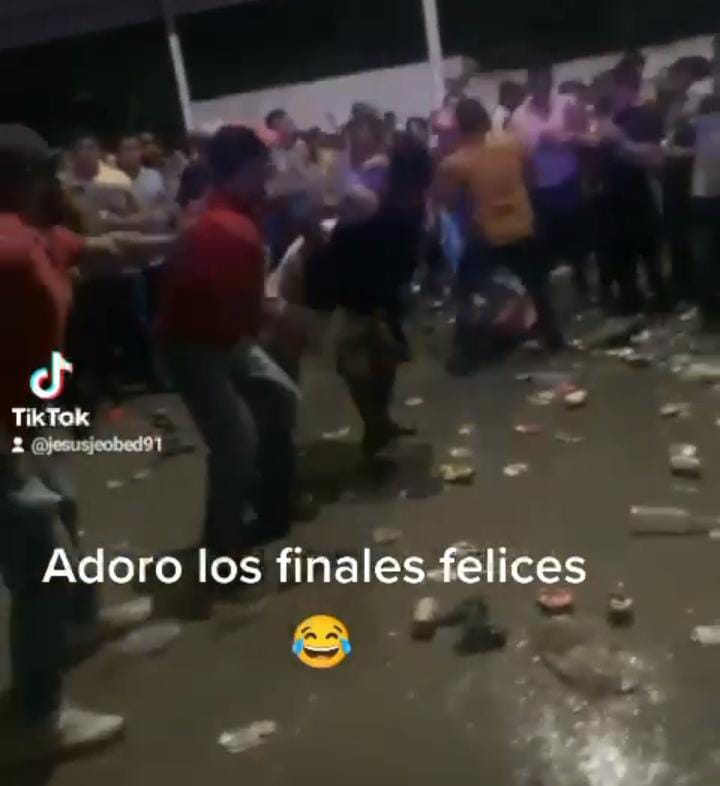 ROJA IMAGENES DE LA RIÑA (2)