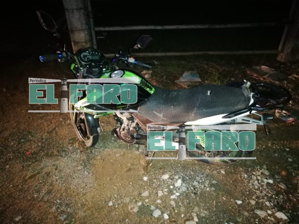 ROJA La motocicleta del herido