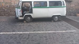 roja asesinan a hombre y mujer en combi
