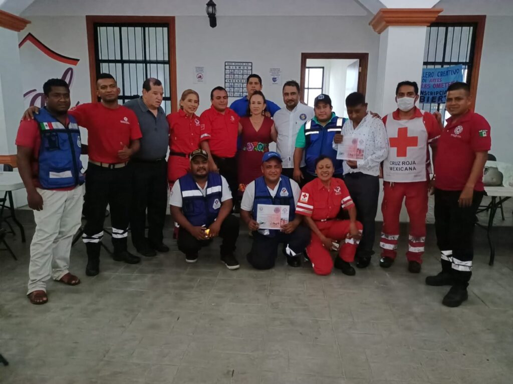 AZOYÚ Los galardonados junto a sus compañeros