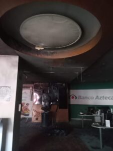 CUAJI DAÑOS EN EL BANCO (2)