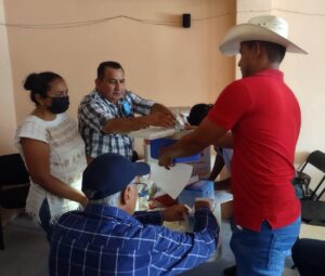 Marquelia Ganaderos recibieron la vacuna derriengue (2)