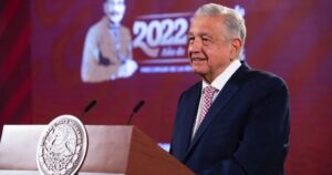 NACIONAL AMLO MEDICOS CUBANOS