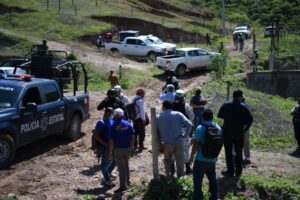 ROJA BUSCAN A DESAPARECIDOS (1)