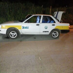 ROJA EL COCHE QUE CONDUCIAN