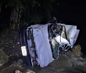 ROJA El automóvil donde viajaba