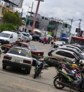 ROJA El automóvil huyendo