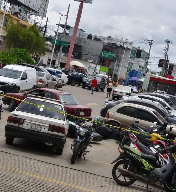 ROJA El automóvil huyendo