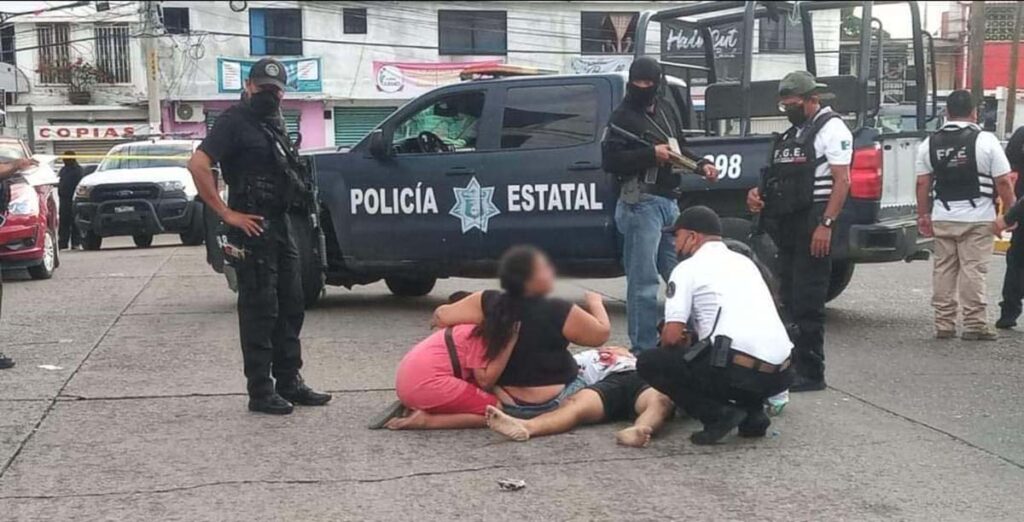 ROJA MATAN A POLICIA AUXILIAR 1
