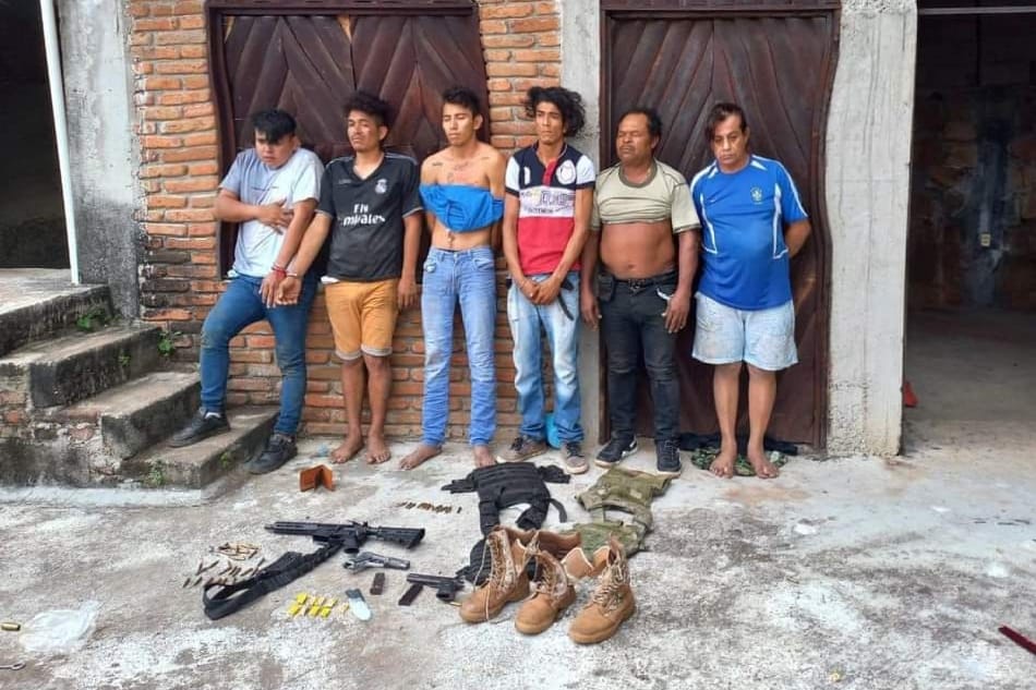ROJA SEIS DETENIDOS TRAS ENFRENTAMIENTO EN LLANO LARGO