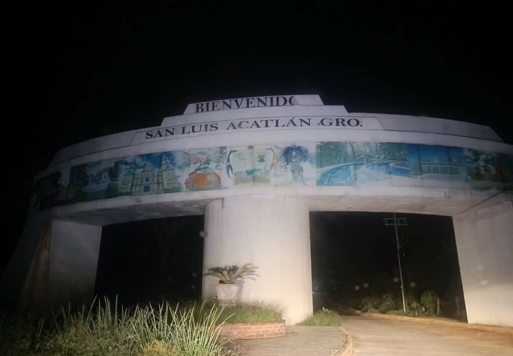 SAN LUIS BULEVAR SIN LUZ