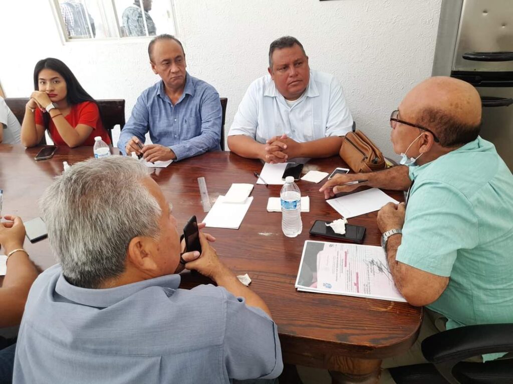 SAN LUIS TRANSPORTISTAS EN REUNION EN CHILPANCINGO (1)