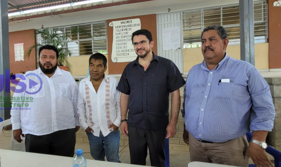 ayutla bruno y funcionarios estatales
