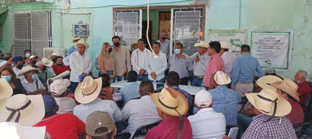 Marquelia.- Ganaderos con Evelyn Salgado